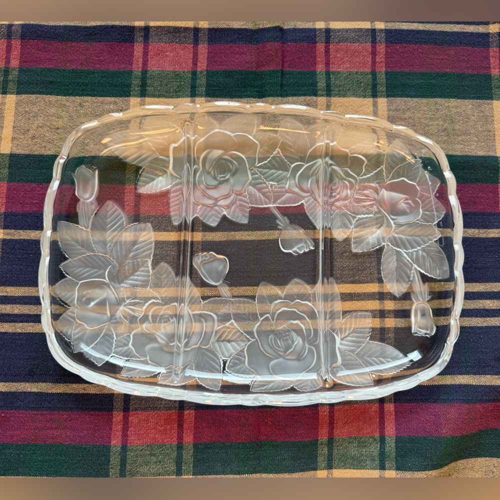 Vintage Studio Nova Winter Rose Frosted Glass 3 Part Serving Platter